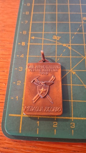 Medaglia cai club alpino - cai,